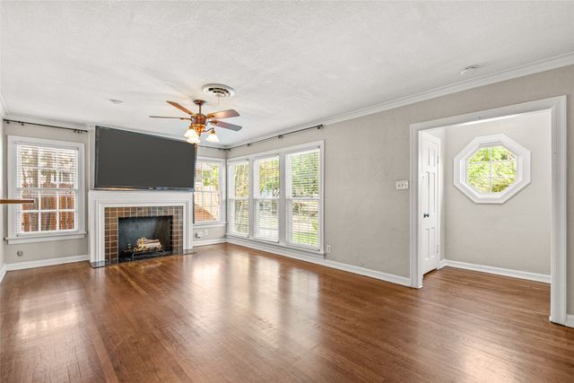 3901 Linden Avenue, Fort Worth, TX 76107