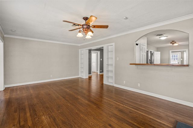 3901 Linden Avenue, Fort Worth, TX 76107