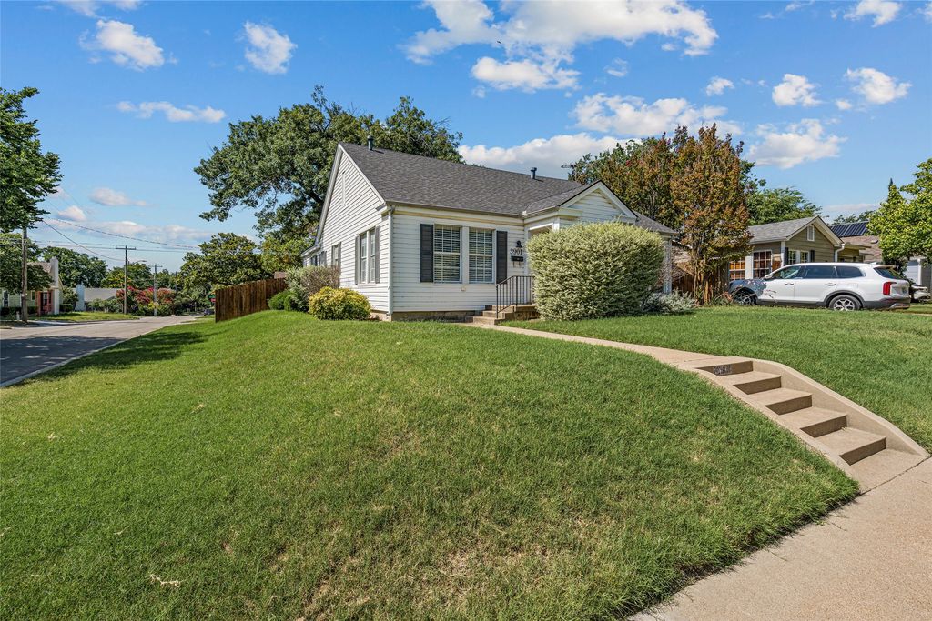 3901 Linden Avenue, Fort Worth, TX 76107