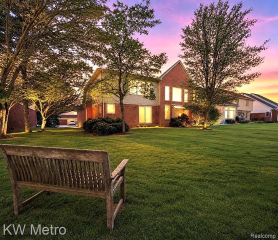 1176 Cadmus Drive, Troy, MI 48085