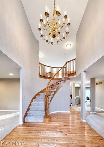 1176 Cadmus Drive, Troy, MI 48085