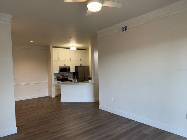 5152 NORTHRIDGE ROAD 302, Sarasota, FL 34238