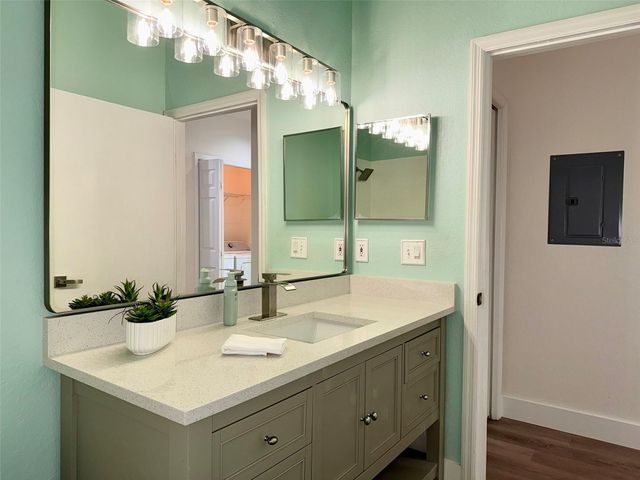 5152 NORTHRIDGE ROAD 302, Sarasota, FL 34238