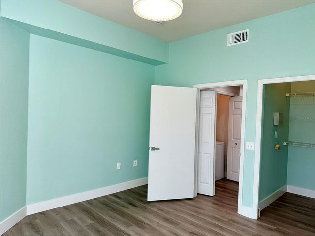 5152 NORTHRIDGE ROAD 302, Sarasota, FL 34238