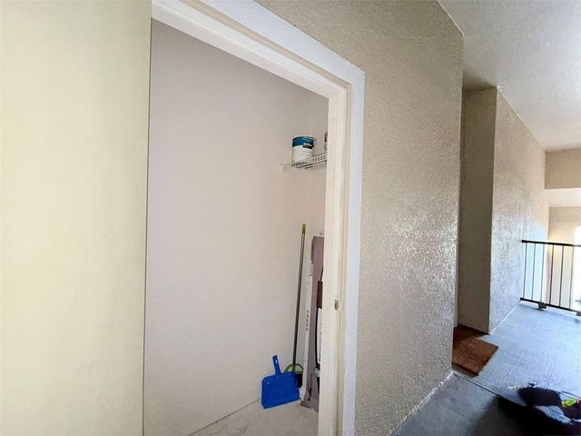 5152 NORTHRIDGE ROAD 302, Sarasota, FL 34238
