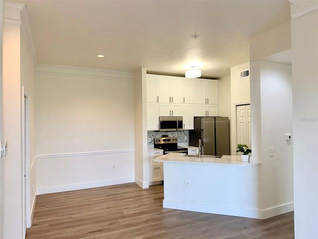 5152 NORTHRIDGE ROAD 302, Sarasota, FL 34238