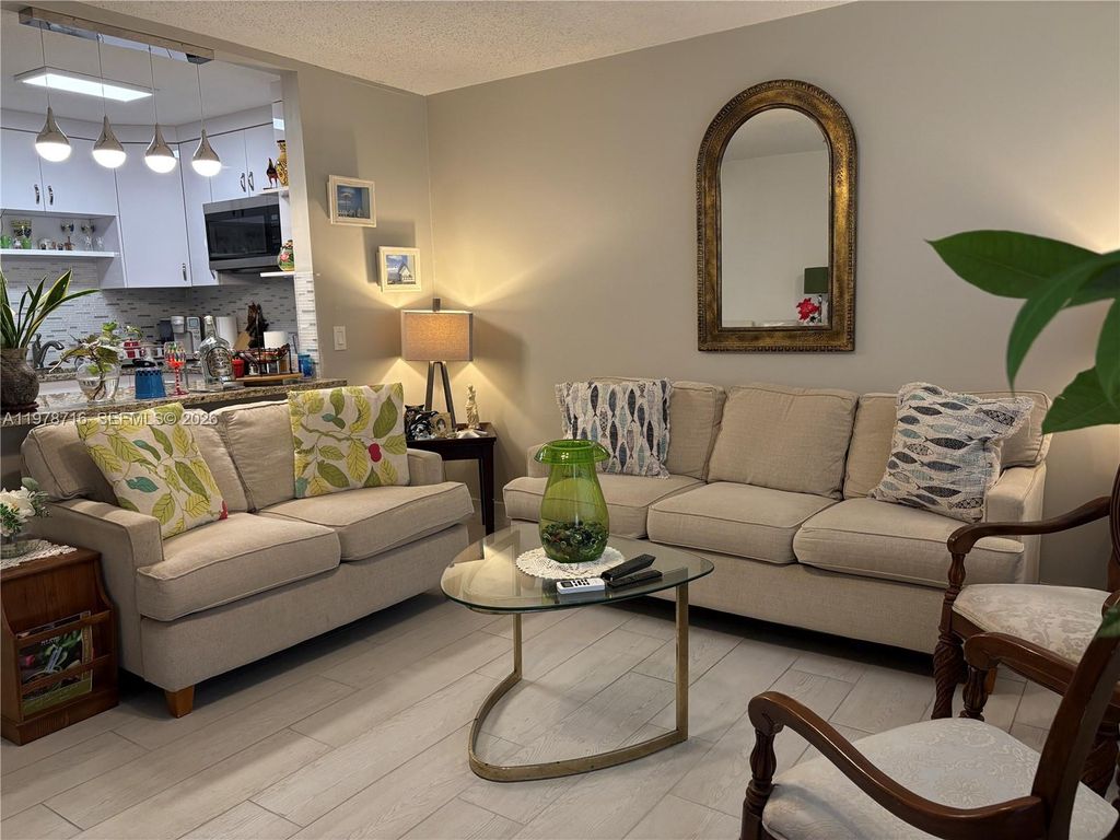 98 E Westbury E 98, Deerfield Beach, FL 33442