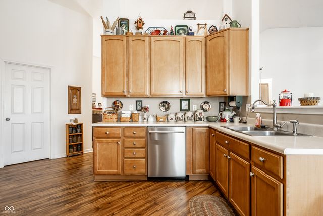 2230 Southlake Avenue E, Greenwood, IN 46143