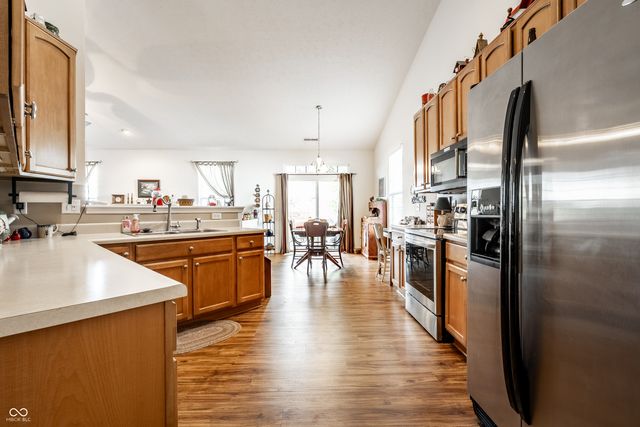 2230 Southlake Avenue E, Greenwood, IN 46143