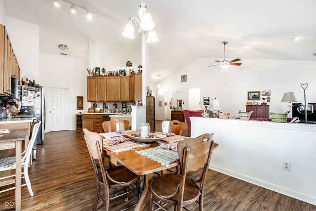 2230 Southlake Avenue E, Greenwood, IN 46143