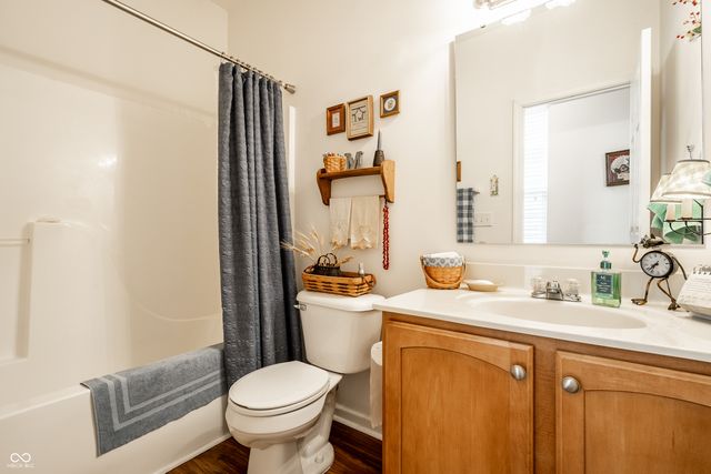 2230 Southlake Avenue E, Greenwood, IN 46143