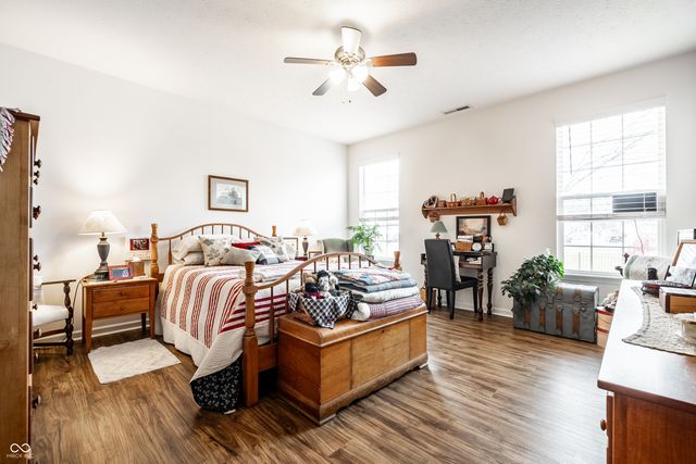 2230 Southlake Avenue E, Greenwood, IN 46143