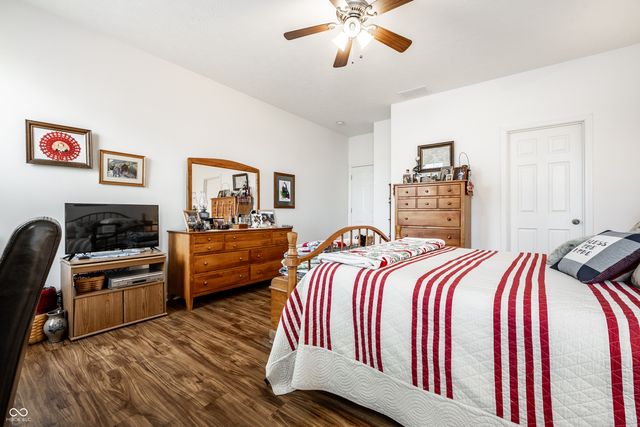 2230 Southlake Avenue E, Greenwood, IN 46143