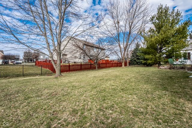 2230 Southlake Avenue E, Greenwood, IN 46143