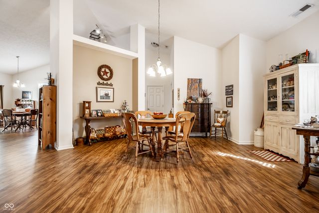 2230 Southlake Avenue E, Greenwood, IN 46143