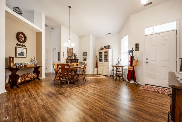 2230 Southlake Avenue E, Greenwood, IN 46143