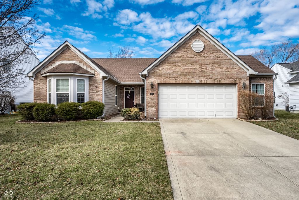 2230 Southlake Avenue E, Greenwood, IN 46143