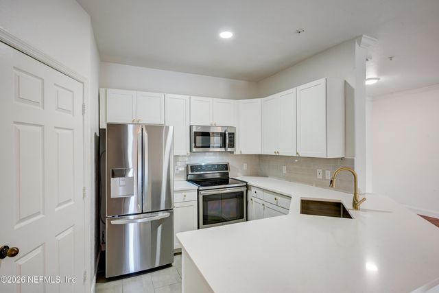 10961 BURNT MILL Road 824, Jacksonville, FL 32256