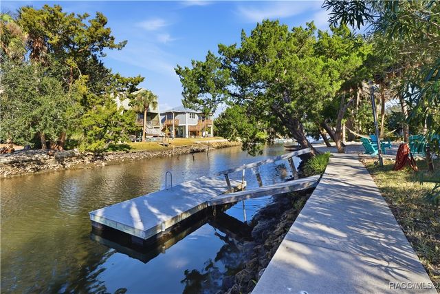 12123 W Bald Eagle Court, Crystal River, FL 34429