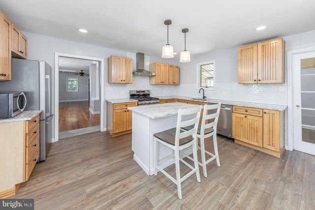 220 E WILLIAMS AVE, Barrington, NJ 08007