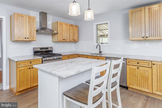 220 E WILLIAMS AVE, Barrington, NJ 08007
