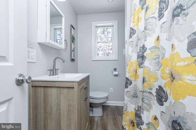 220 E WILLIAMS AVE, Barrington, NJ 08007