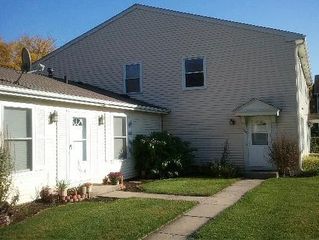 206 Sunset Court, Vernon Hills, IL 60061