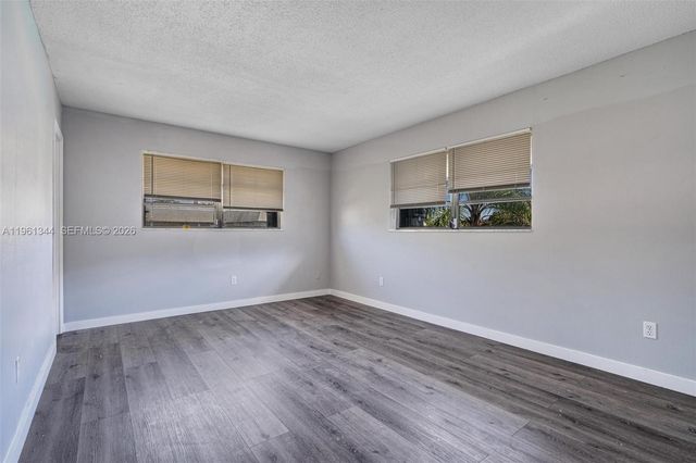 15205 NE 6th Ave D305, Miami, FL 33162