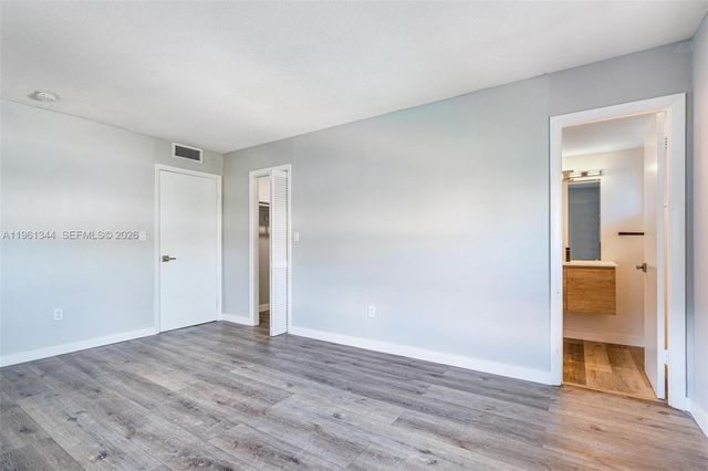 15205 NE 6th Ave D305, Miami, FL 33162