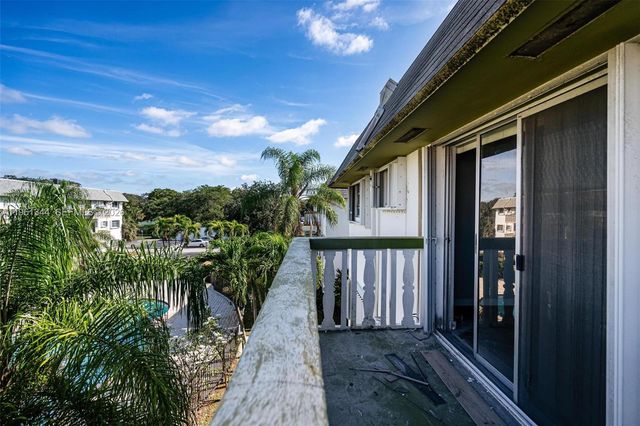 15205 NE 6th Ave D305, Miami, FL 33162