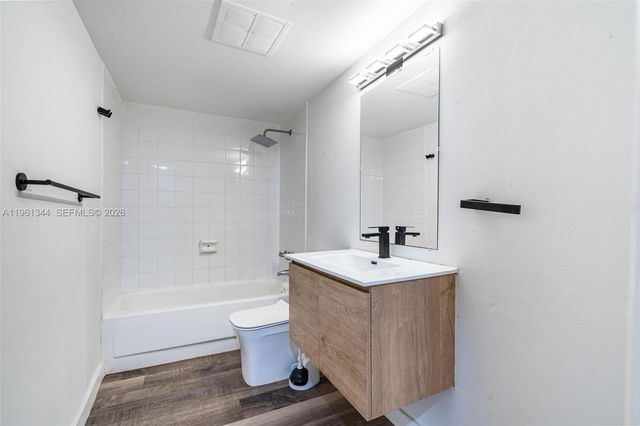 15205 NE 6th Ave D305, Miami, FL 33162