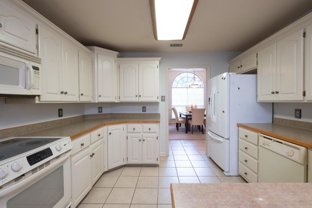 7328 W Ridge Circle, Sherwood, AR 72120