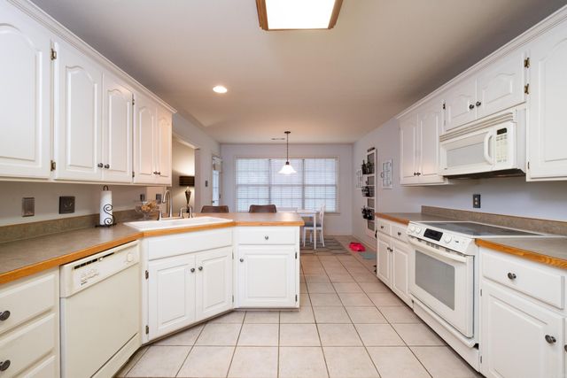 7328 W Ridge Circle, Sherwood, AR 72120