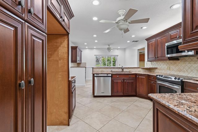 11453 SHADY OAKS Lane, North Palm Beach, FL 33408