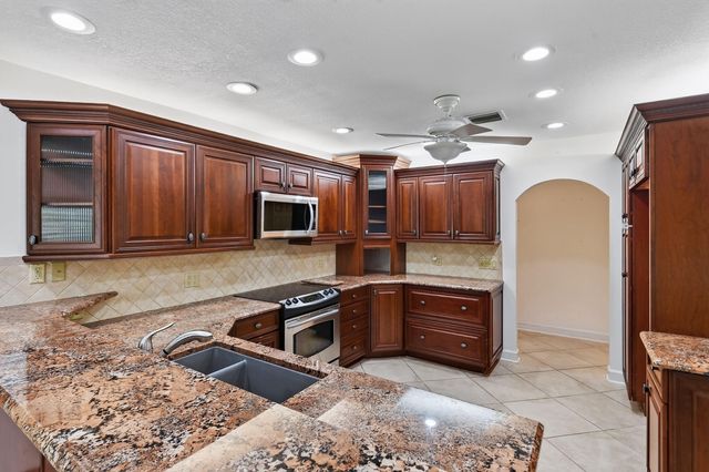 11453 SHADY OAKS Lane, North Palm Beach, FL 33408
