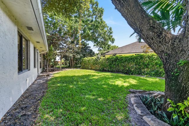 11453 SHADY OAKS Lane, North Palm Beach, FL 33408