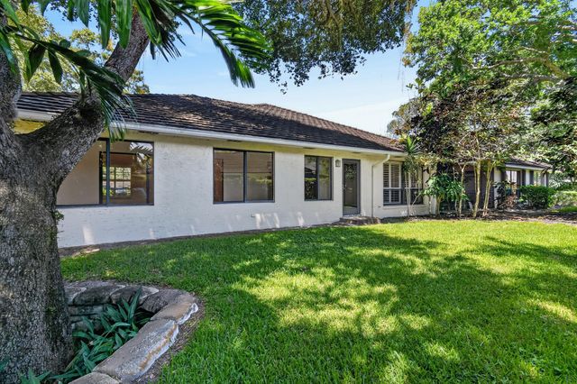 11453 SHADY OAKS Lane, North Palm Beach, FL 33408
