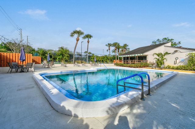 11453 SHADY OAKS Lane, North Palm Beach, FL 33408