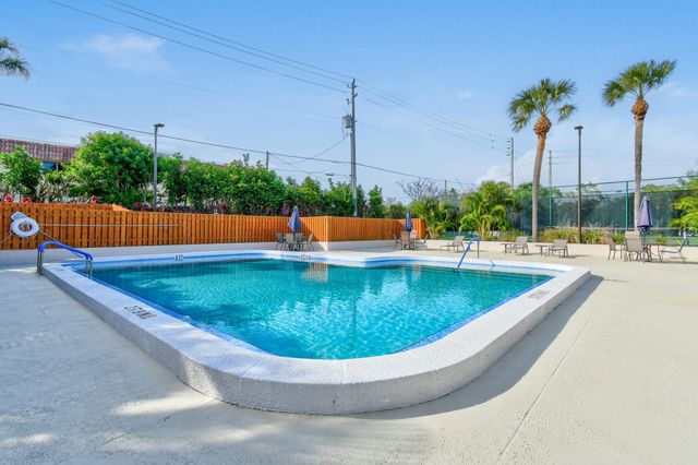 11453 SHADY OAKS Lane, North Palm Beach, FL 33408
