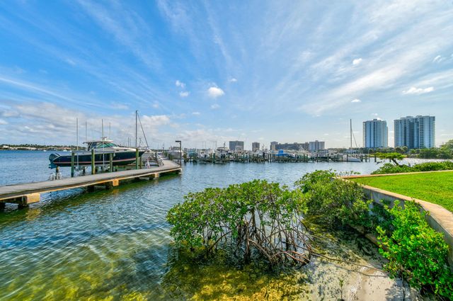 11453 SHADY OAKS Lane, North Palm Beach, FL 33408