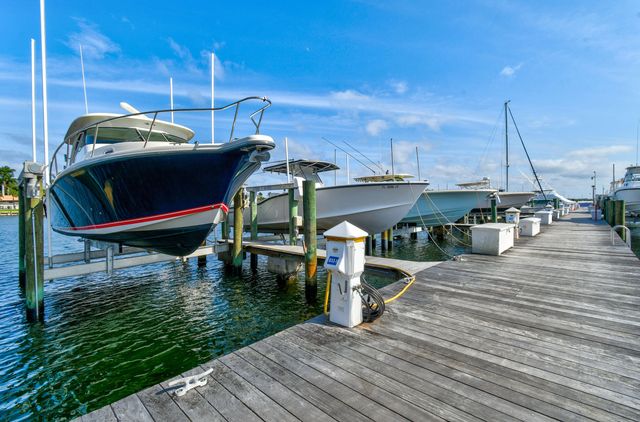 11453 SHADY OAKS Lane, North Palm Beach, FL 33408