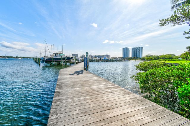 11453 SHADY OAKS Lane, North Palm Beach, FL 33408