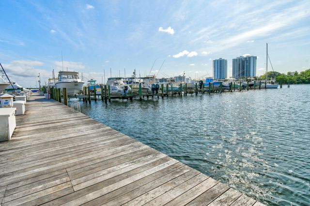 11453 SHADY OAKS Lane, North Palm Beach, FL 33408