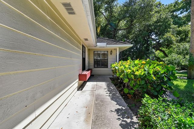 11453 SHADY OAKS Lane, North Palm Beach, FL 33408