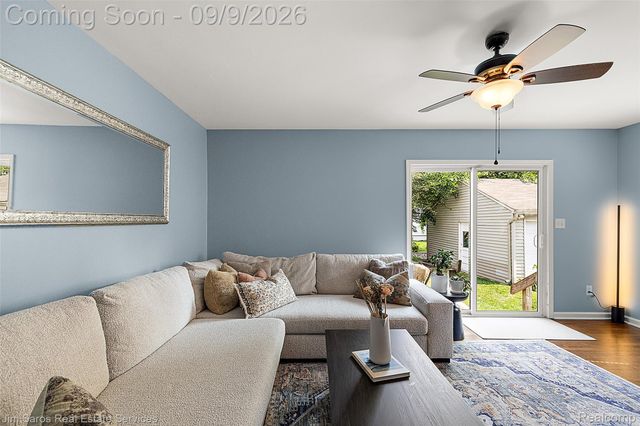 488 Bournemouth Road, Grosse Pointe Farms, MI 48236