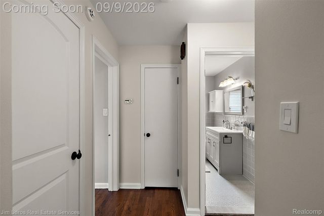 488 Bournemouth Road, Grosse Pointe Farms, MI 48236