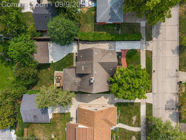 488 Bournemouth Road, Grosse Pointe Farms, MI 48236