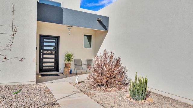 125 2nd Street NE, Rio Rancho, NM 87124