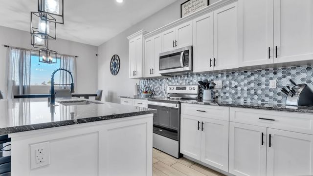 125 2nd Street NE, Rio Rancho, NM 87124