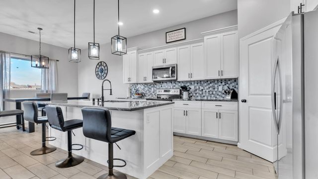 125 2nd Street NE, Rio Rancho, NM 87124